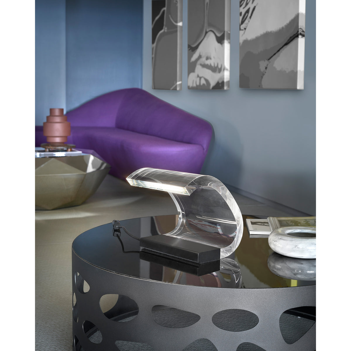 Acrilica Table Lamp