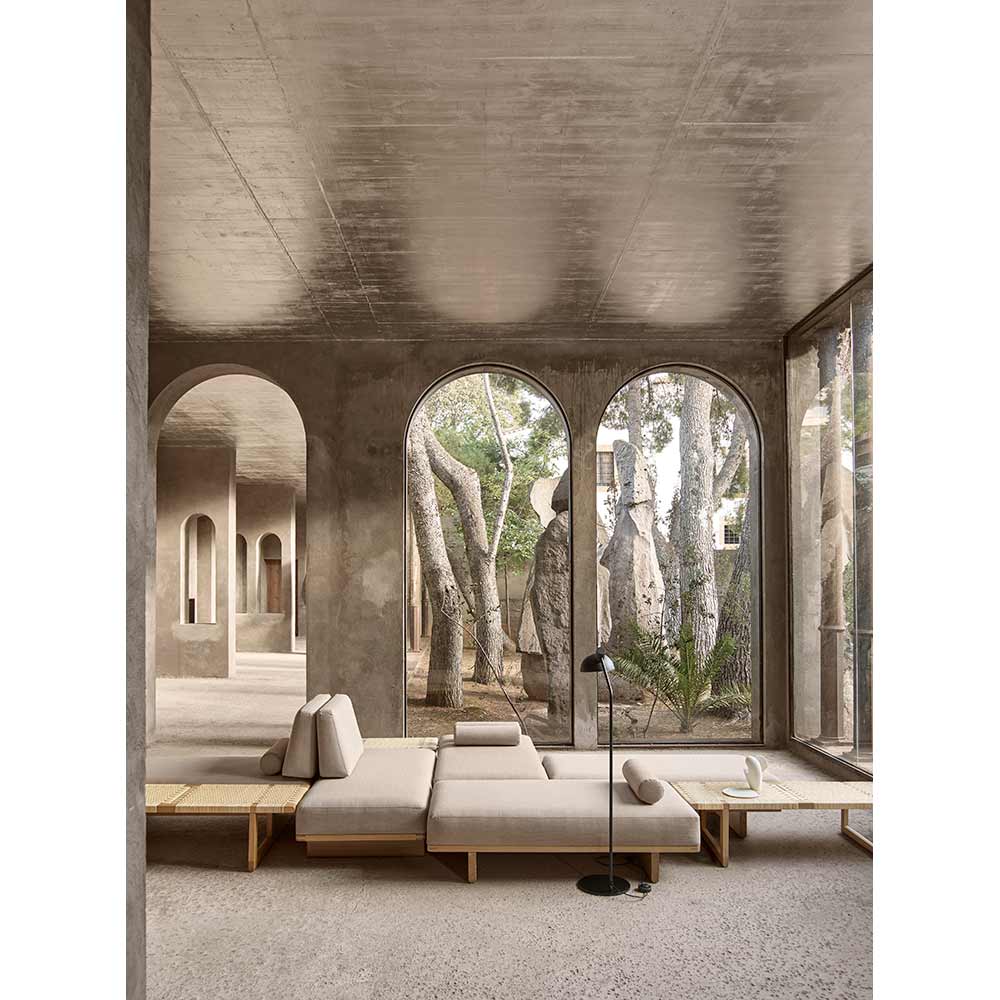 BM0865 Daybed With Back Cushion And Round Cushion With Leather Straps - 2x2