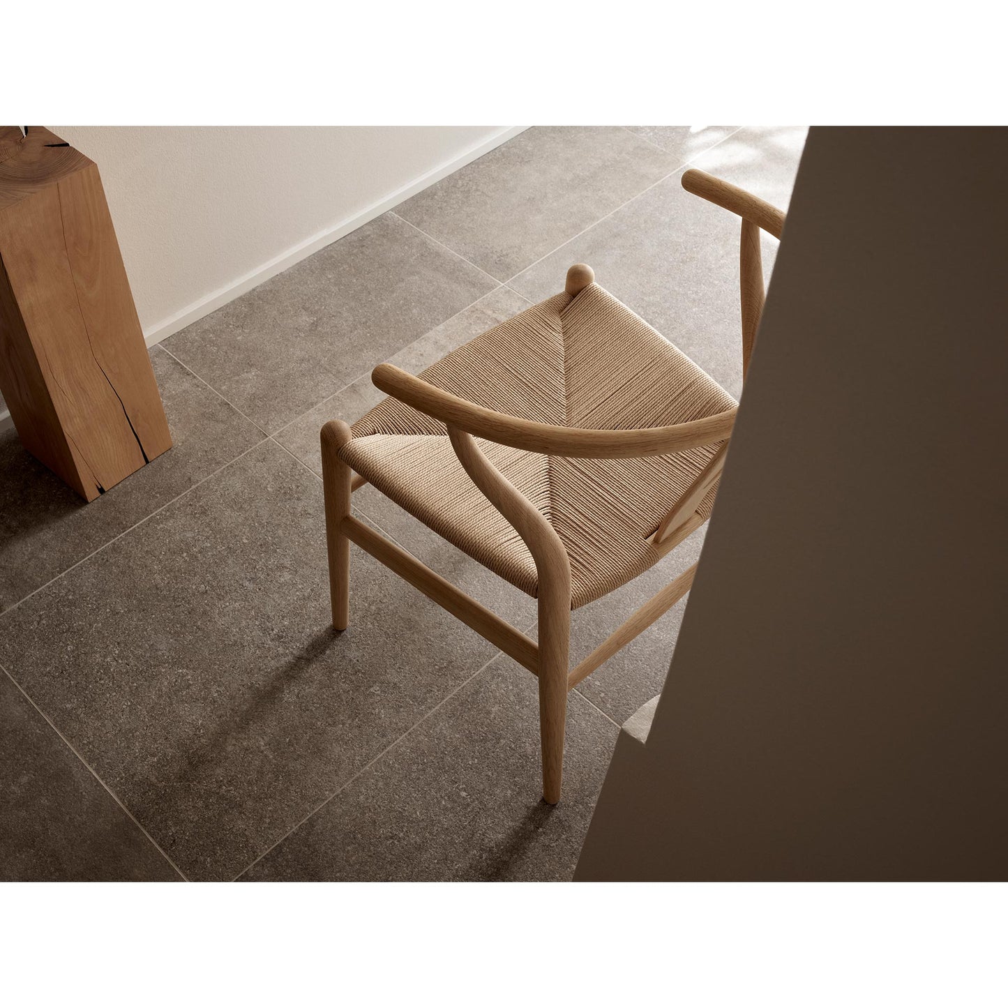 CH24 Wishbone Dining Chair - Natural Paper Cord, Oak Lacquer