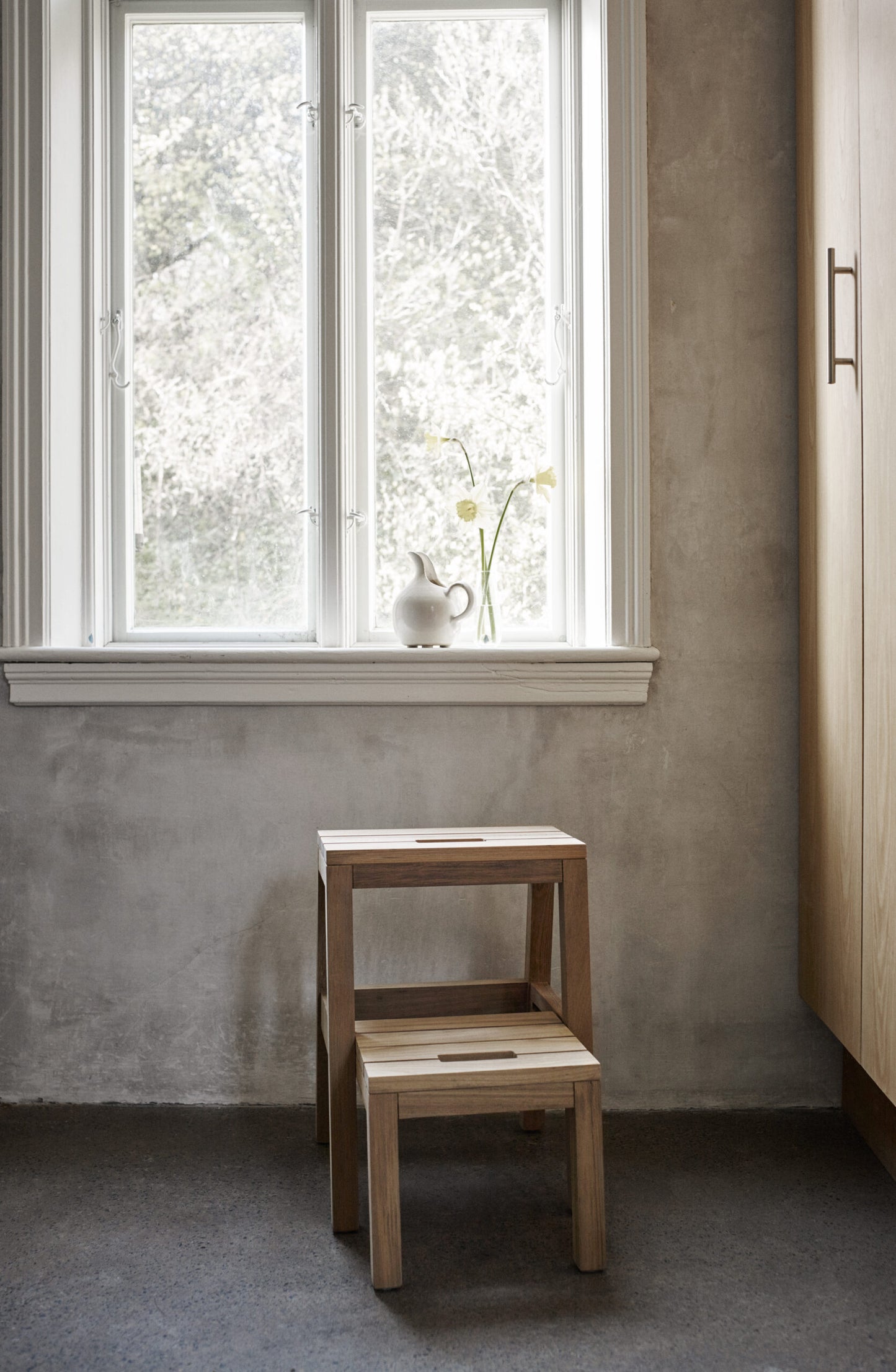 Dania Step Ladder