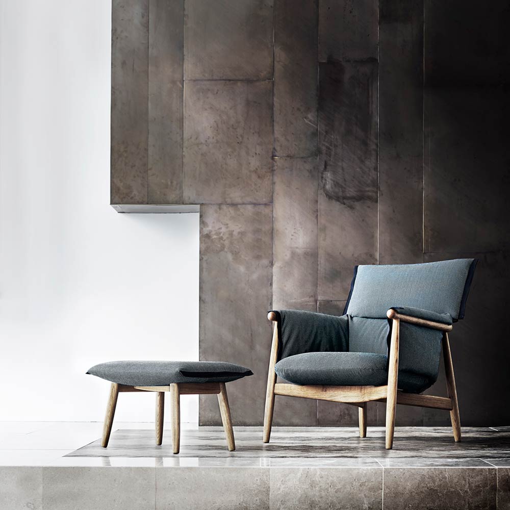 E016 Footstool