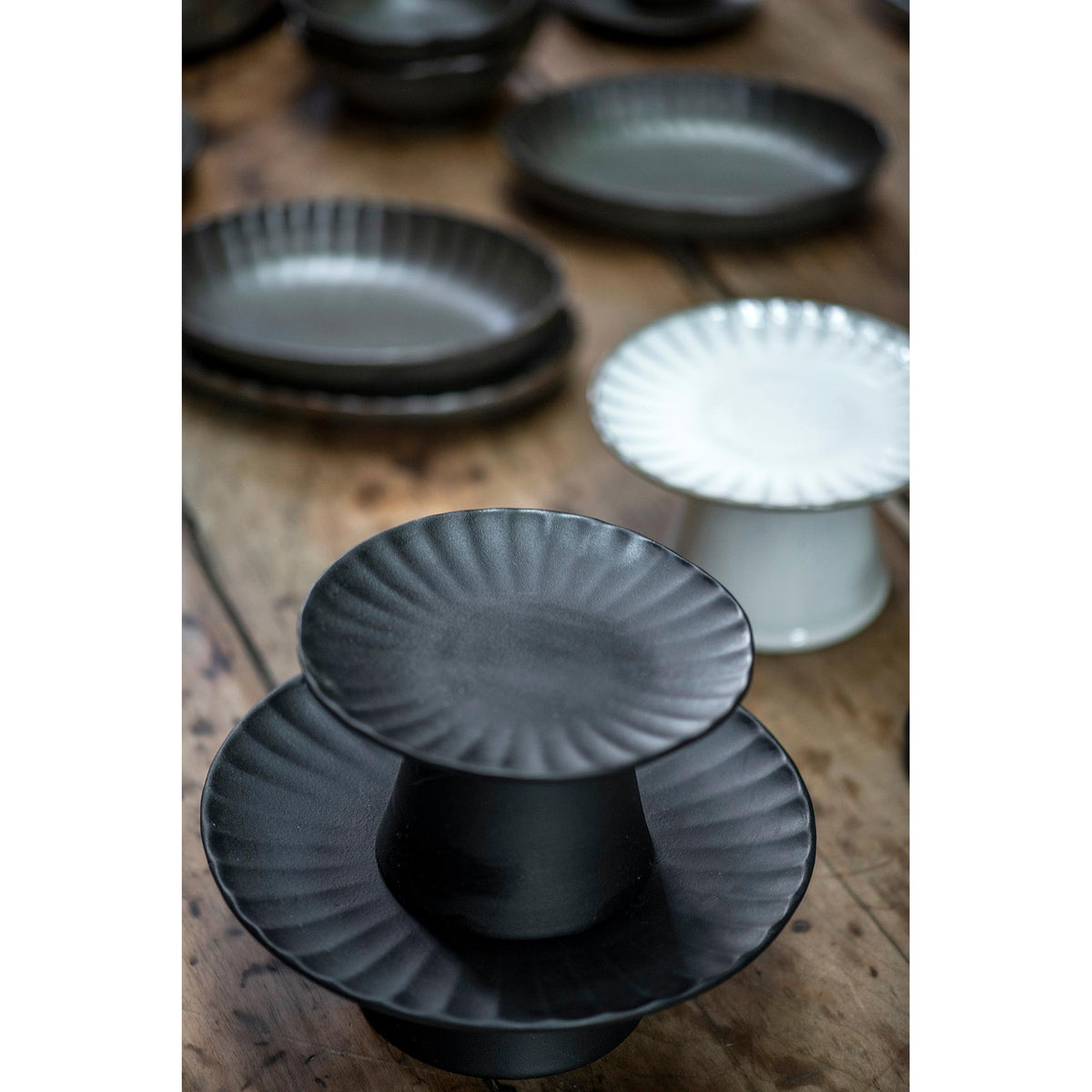 Inku White Cake Stand - Medium