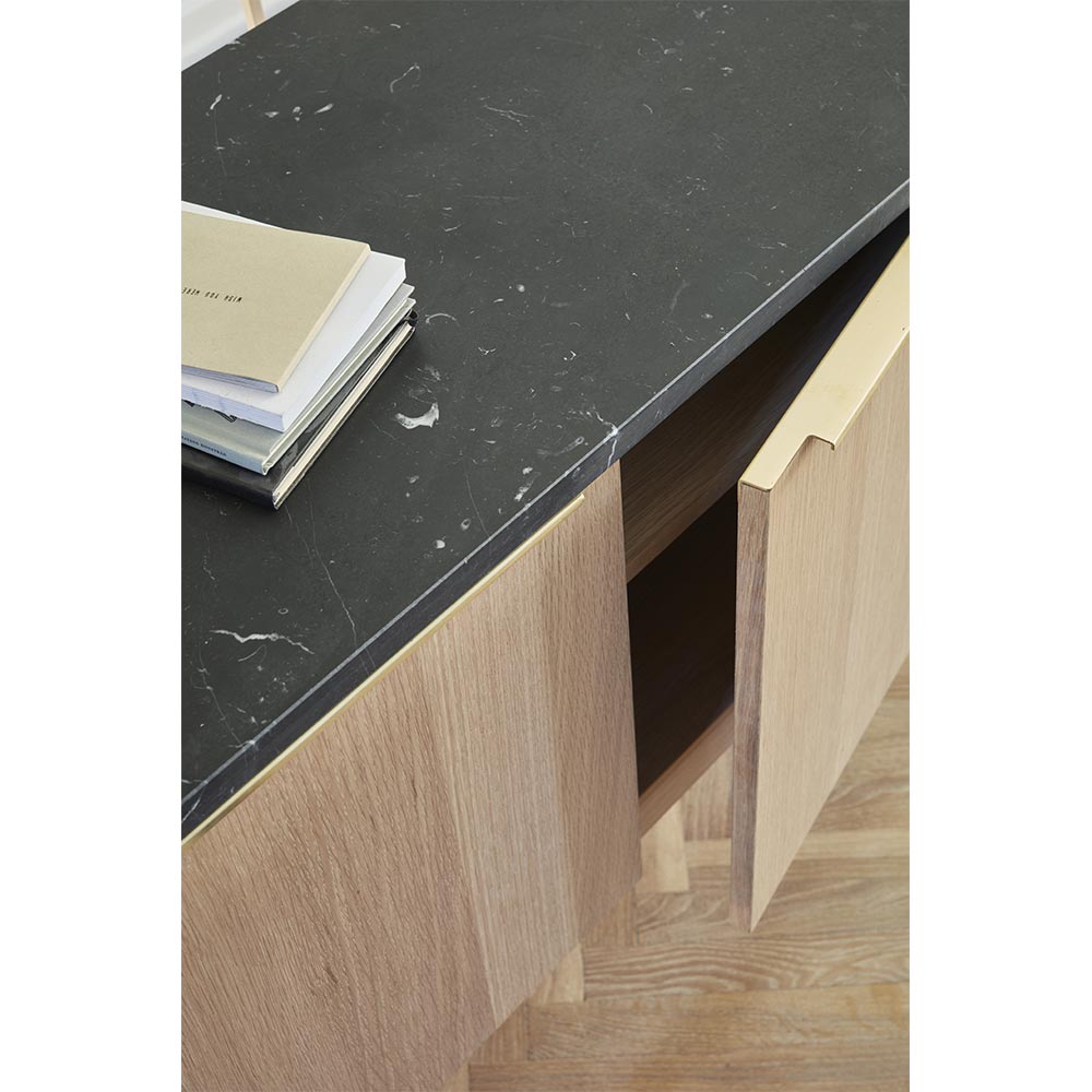 Jut Cabinet