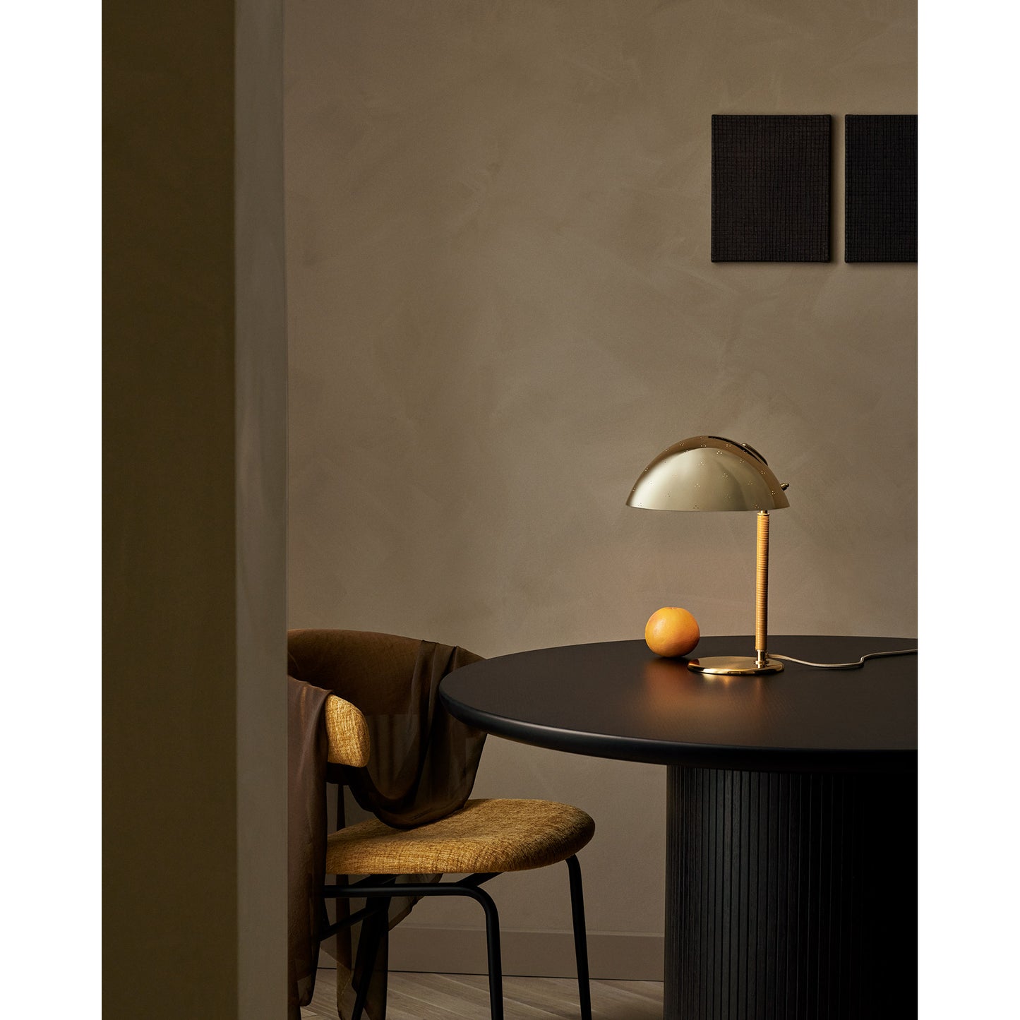 Moon Round Dining Table