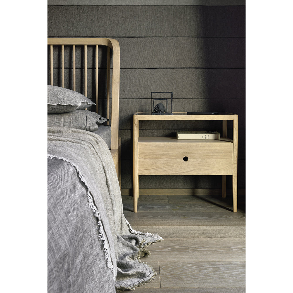 Oak Spindle bedside table - 1 drawer