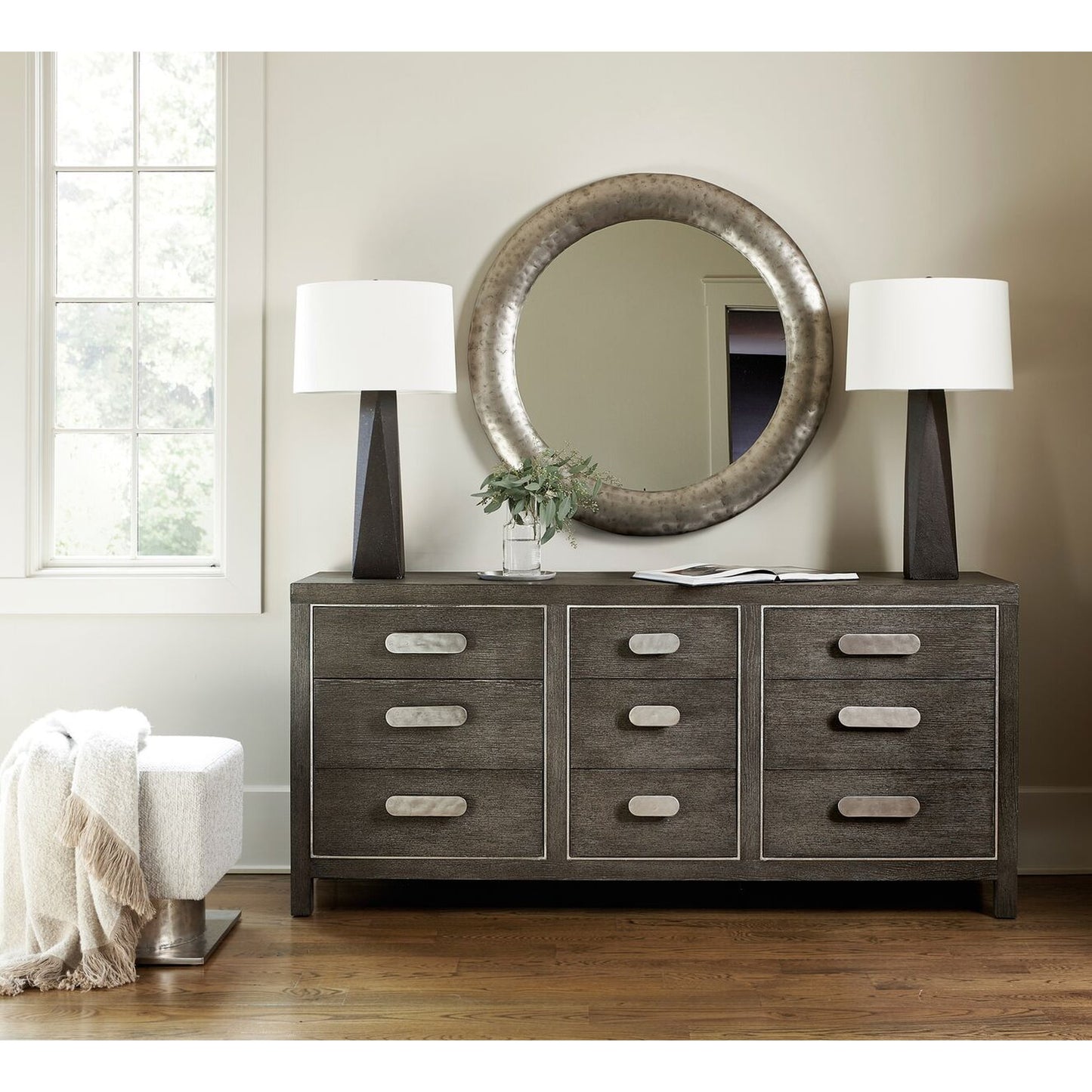 Prado Dresser