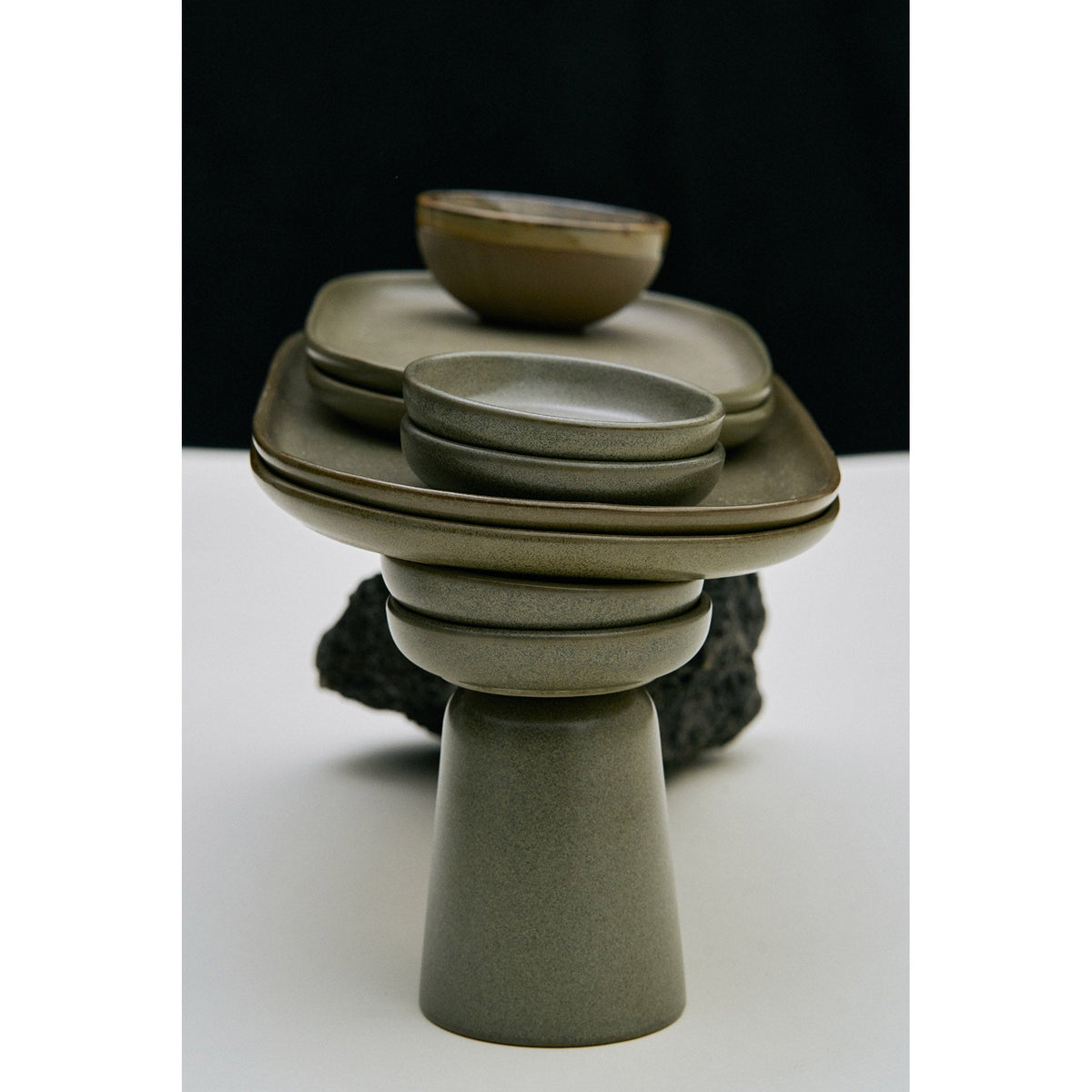 Surface Indi Gray Serving Plate - Medium