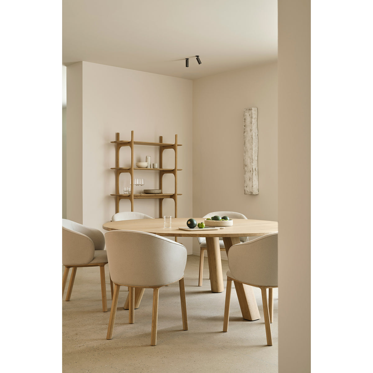 Unda Dining Table