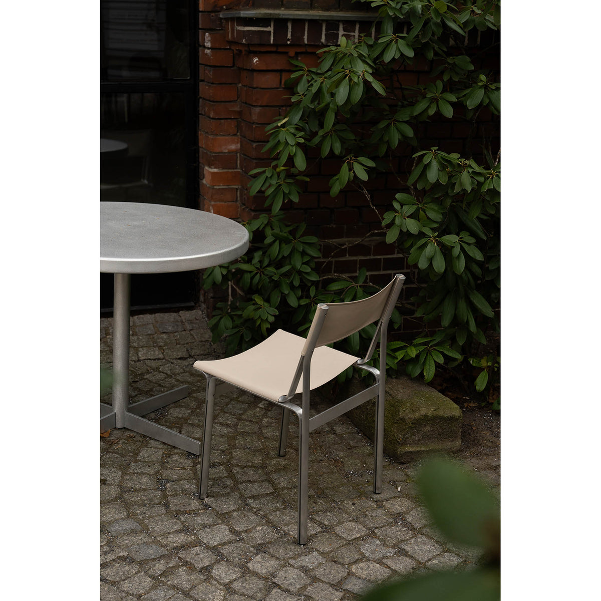 Union Chair - Sandstone Linen, Aluminum