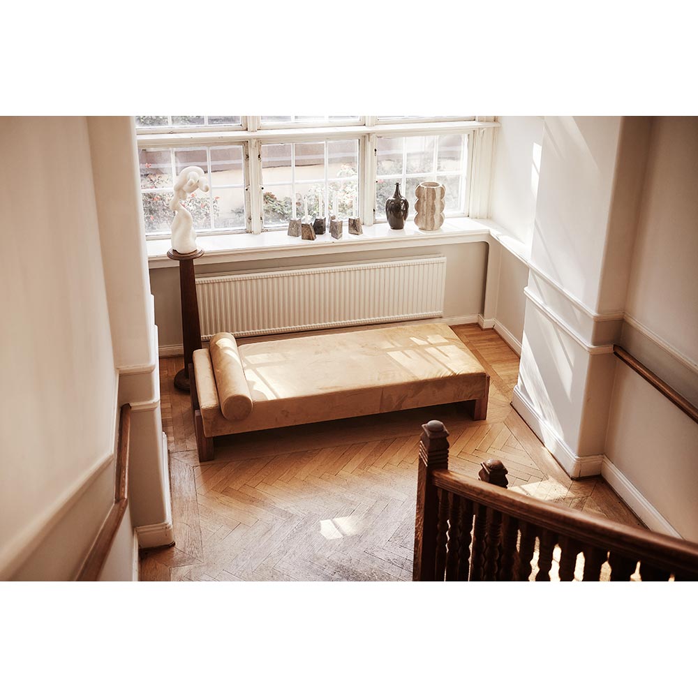 V Daybed - Gray Boucle