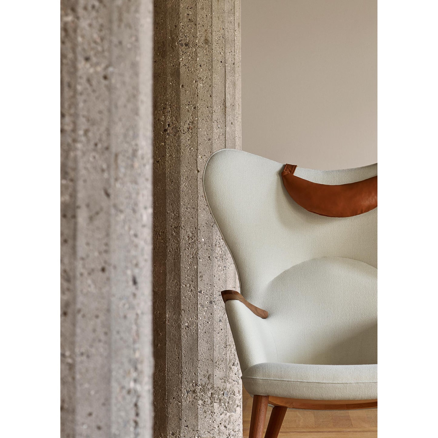 CH78 Mama Bear Lounge Chair