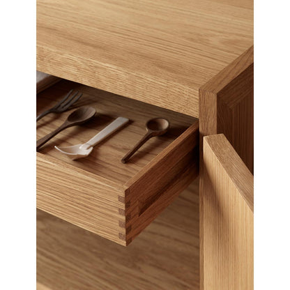 BM0057 Sideboard