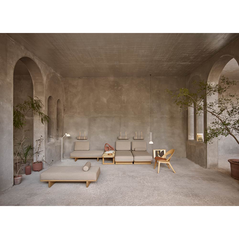 BM0865 Daybed With Back Cushion And Round Cushion With Leather Straps - 1x2