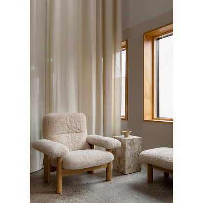 Brasilia Lounge Chair - Natural Oak, Sheepskin Nature