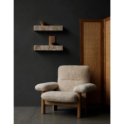 Brasilia Lounge Chair - Natural Oak, Sheepskin Nature