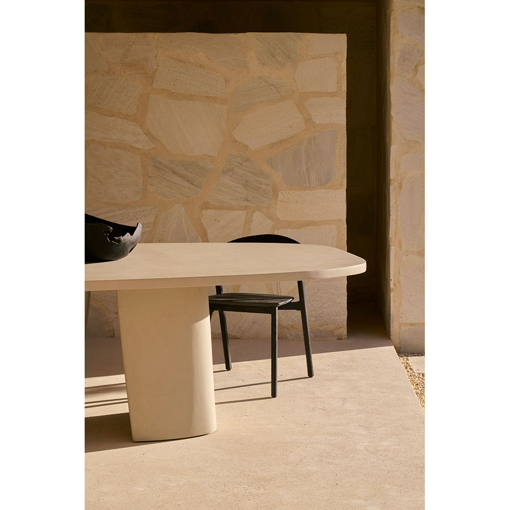 Canyon Outdoor Dining Table