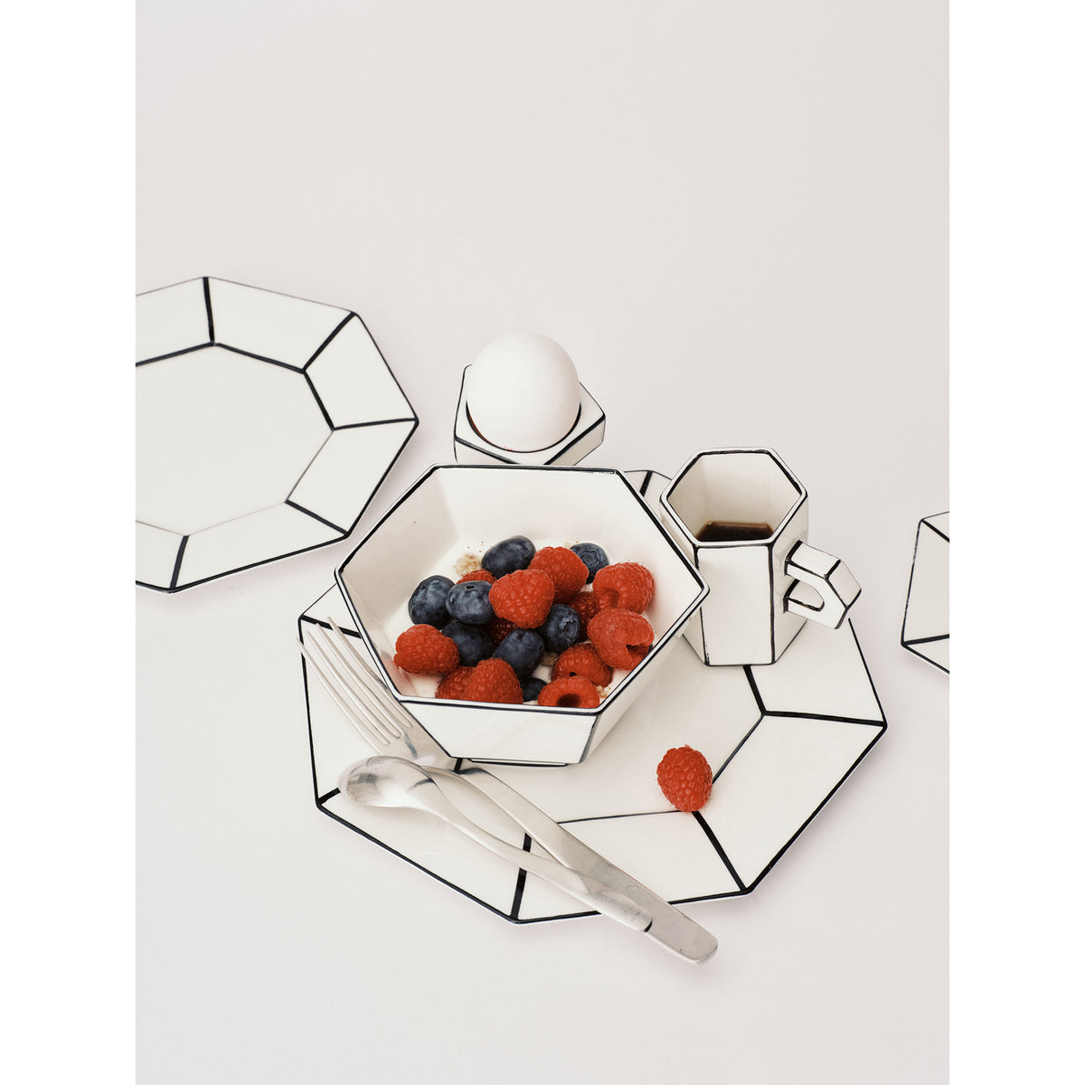 Carte Blanche Black and White Breakfast Bowl - Set of 4