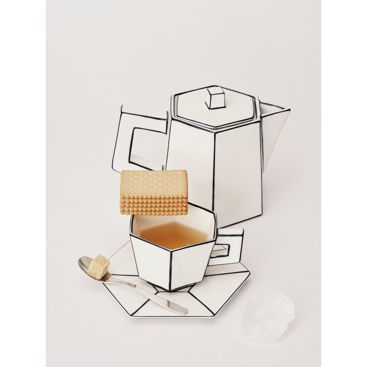 Carte Blanche Black and White Tea Pot