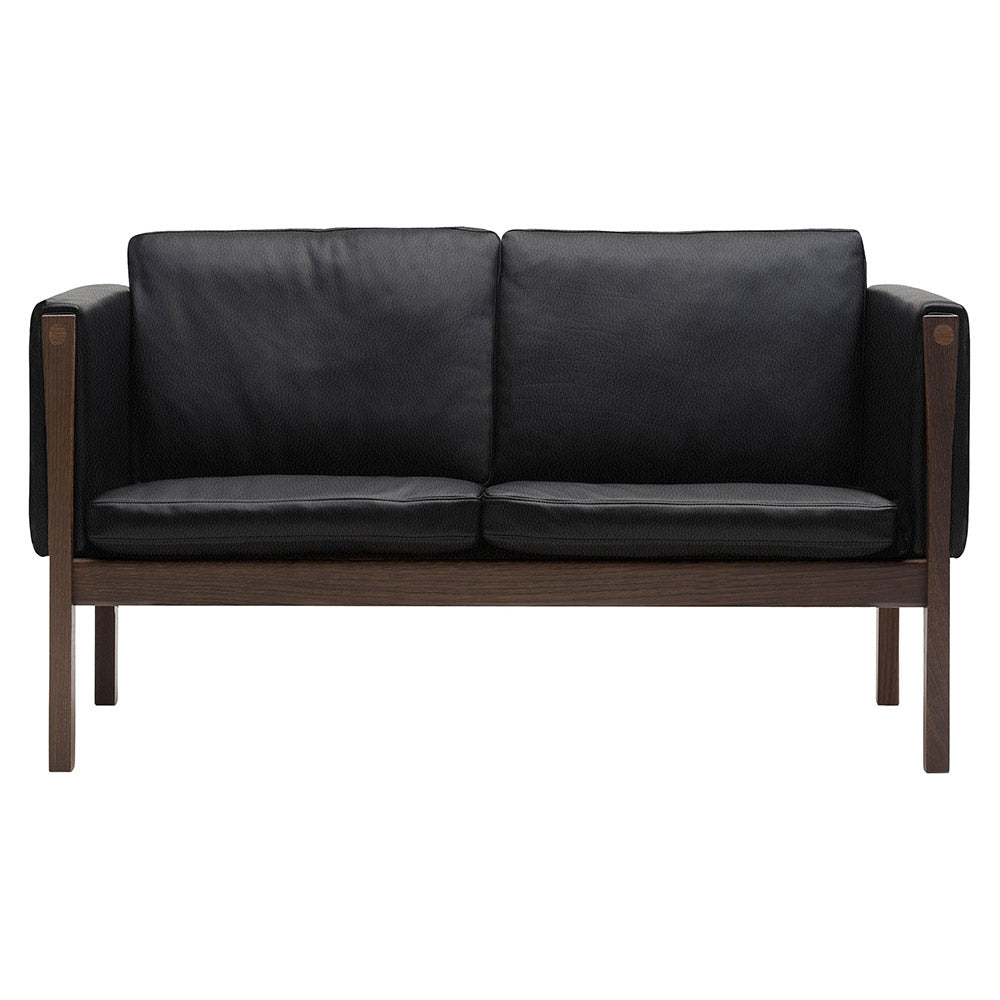 CH162 Sofa - Leather Thor 301, Walnut Oil