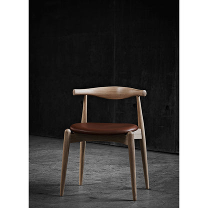 CH20 Elbow Dining Chair - Leather Thor 301, Oak Soap
