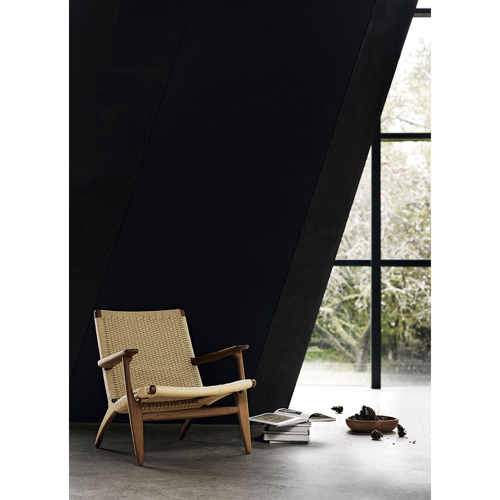 CH25 Easy Lounge Chair - Natural Paper Cord, Walnut Oil