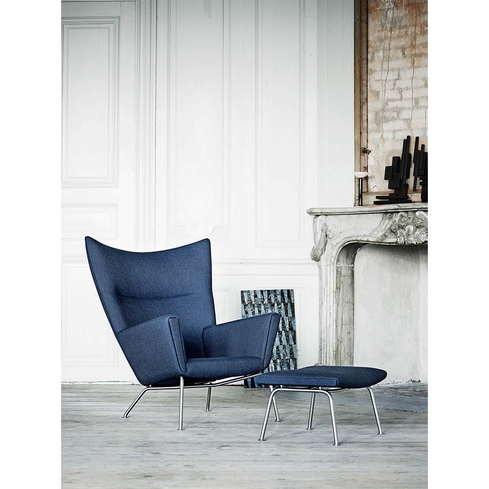 CH445 Wing Lounge Chair