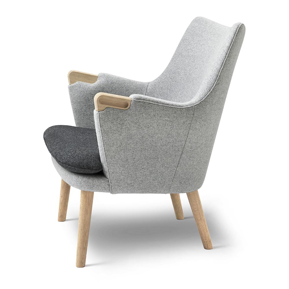 CH71 Lounge Chair