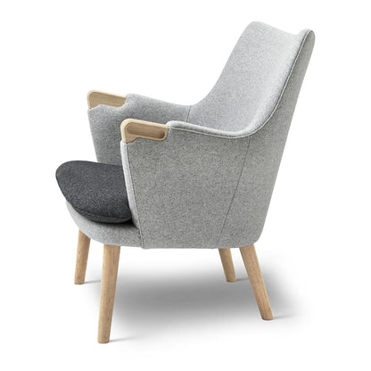 CH71 Lounge Chair