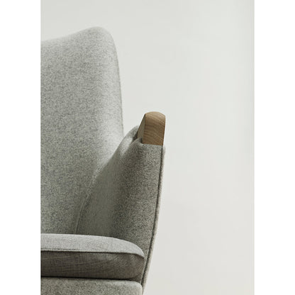 CH71 Lounge Chair