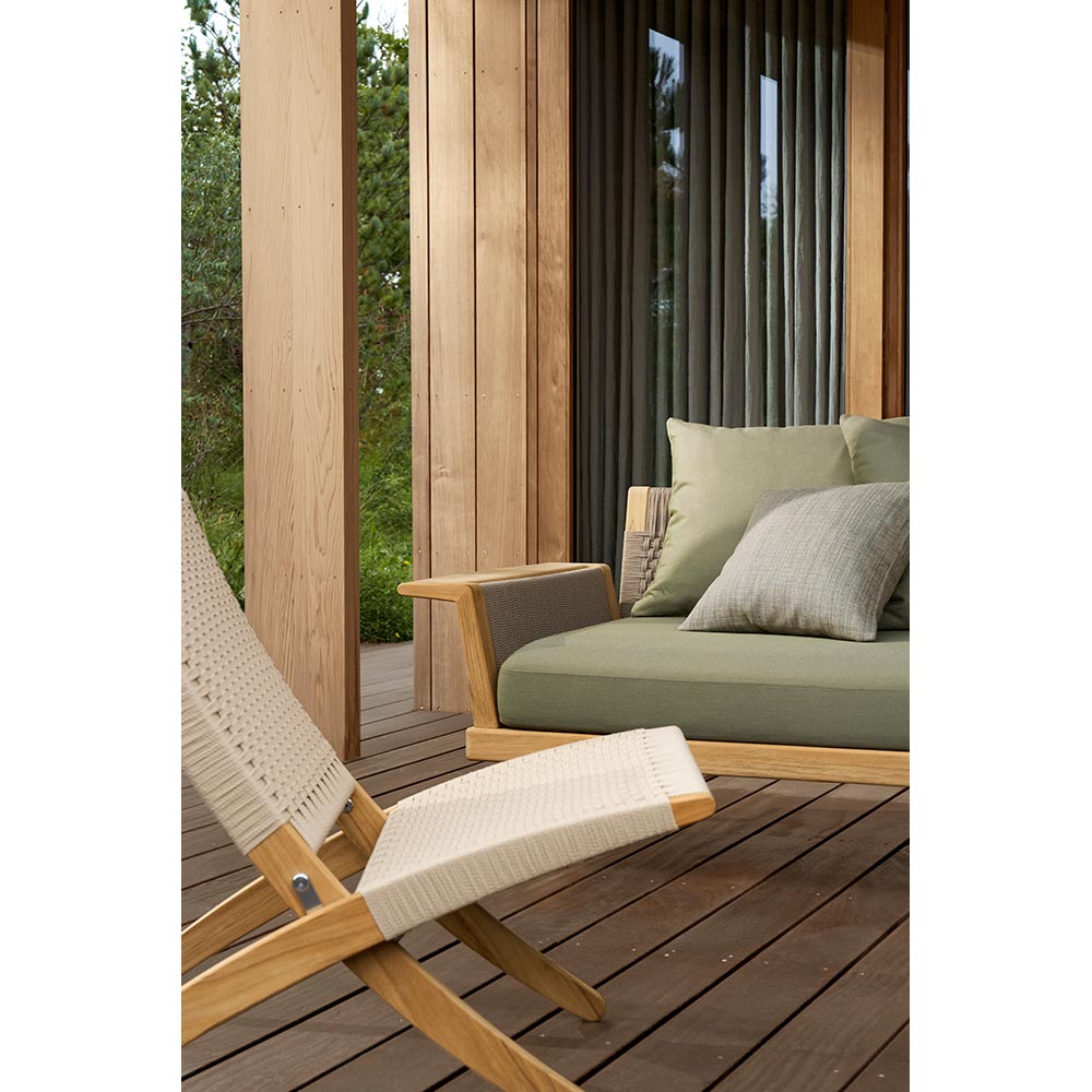 CU E500 Embrace Outdoor Modular Sofa - Pillow