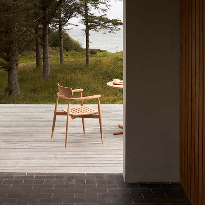 E008 Embrace Outdoor Dining Chair