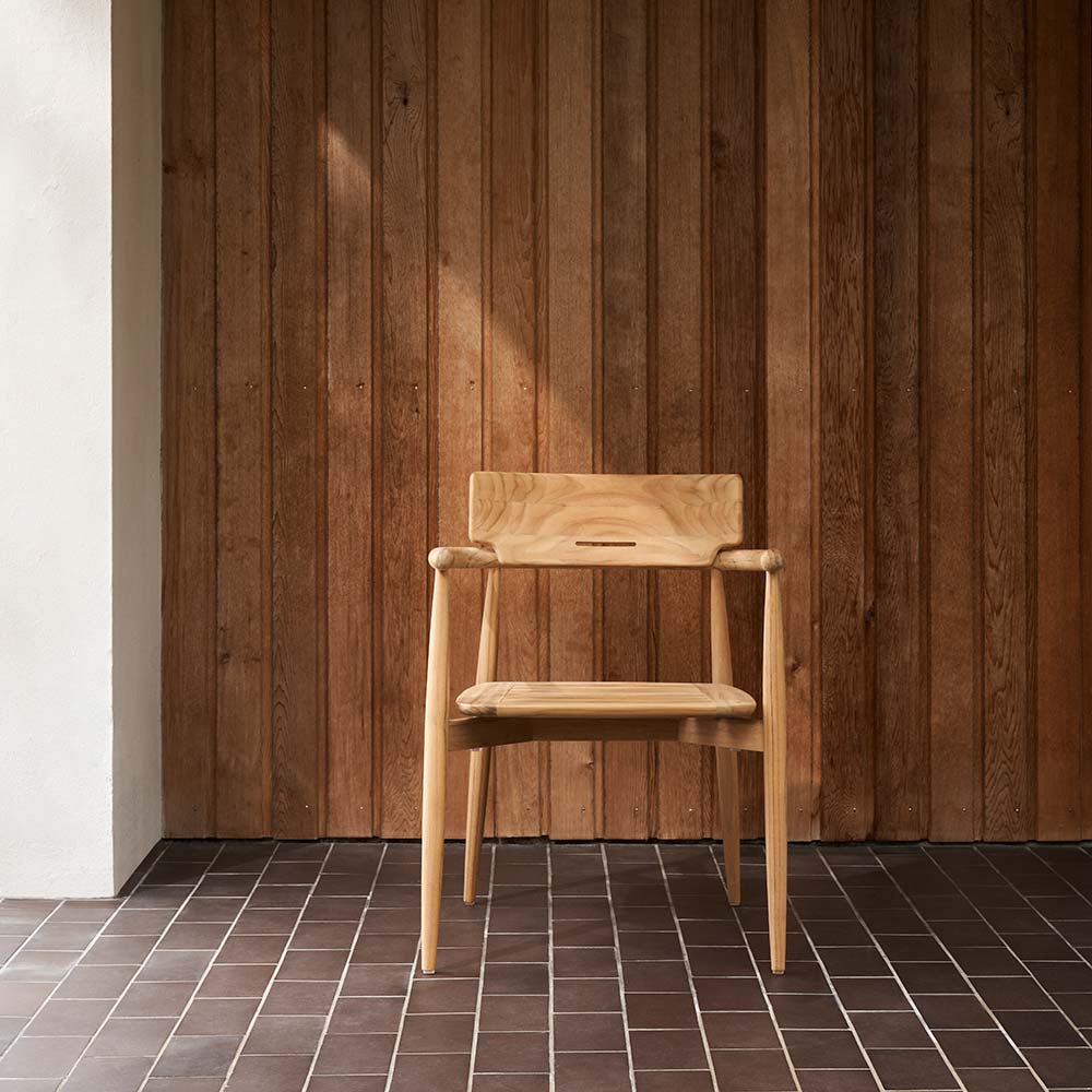 E008 Embrace Outdoor Dining Chair