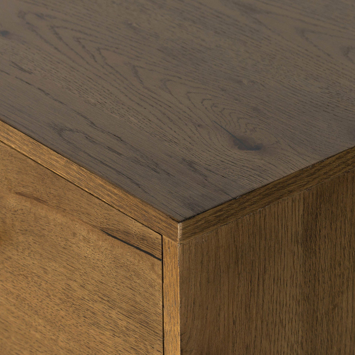 Eaton 9 Drawer Dresser - Amber Oak Resin