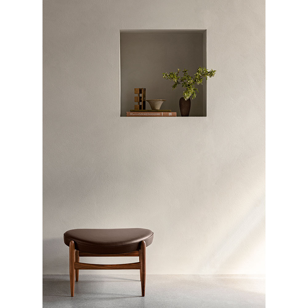 Elizabeth Ottoman - Walnut