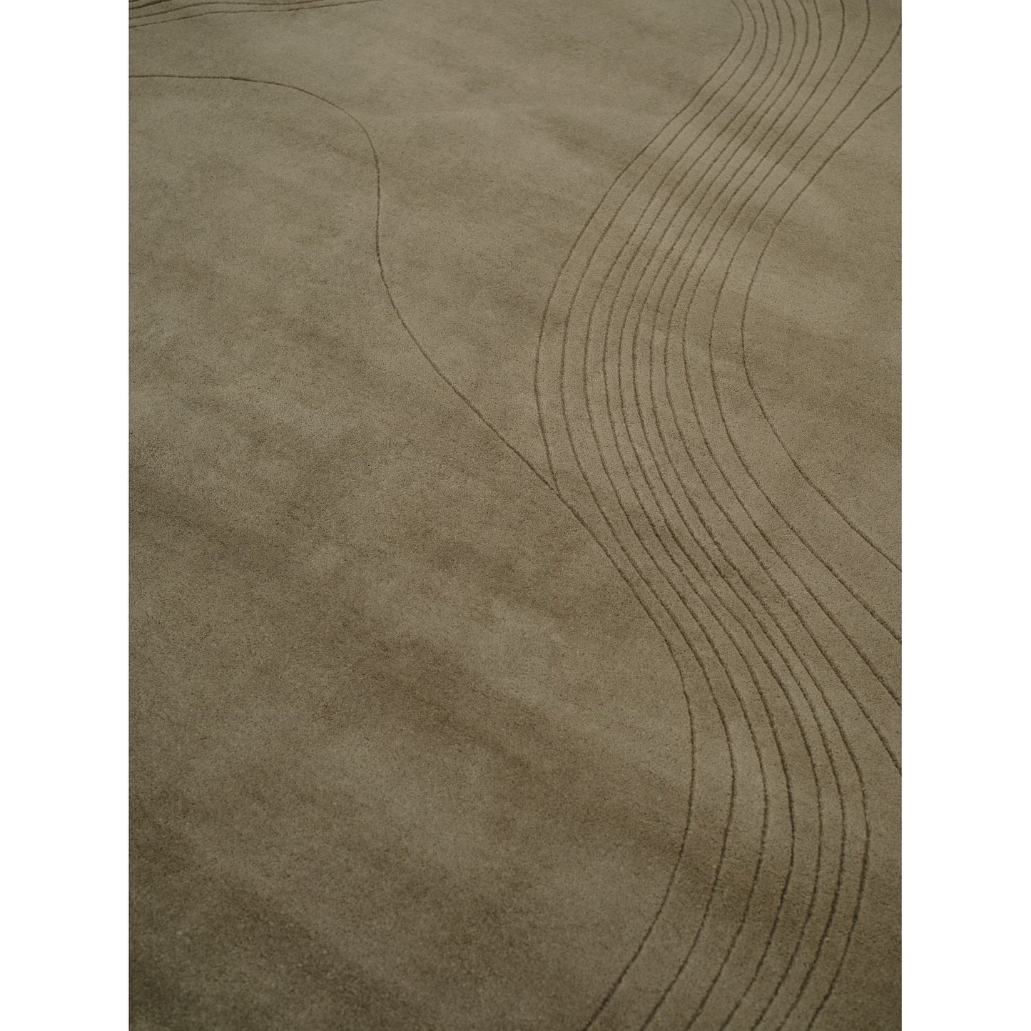 Fluid Arc Rug - Olive