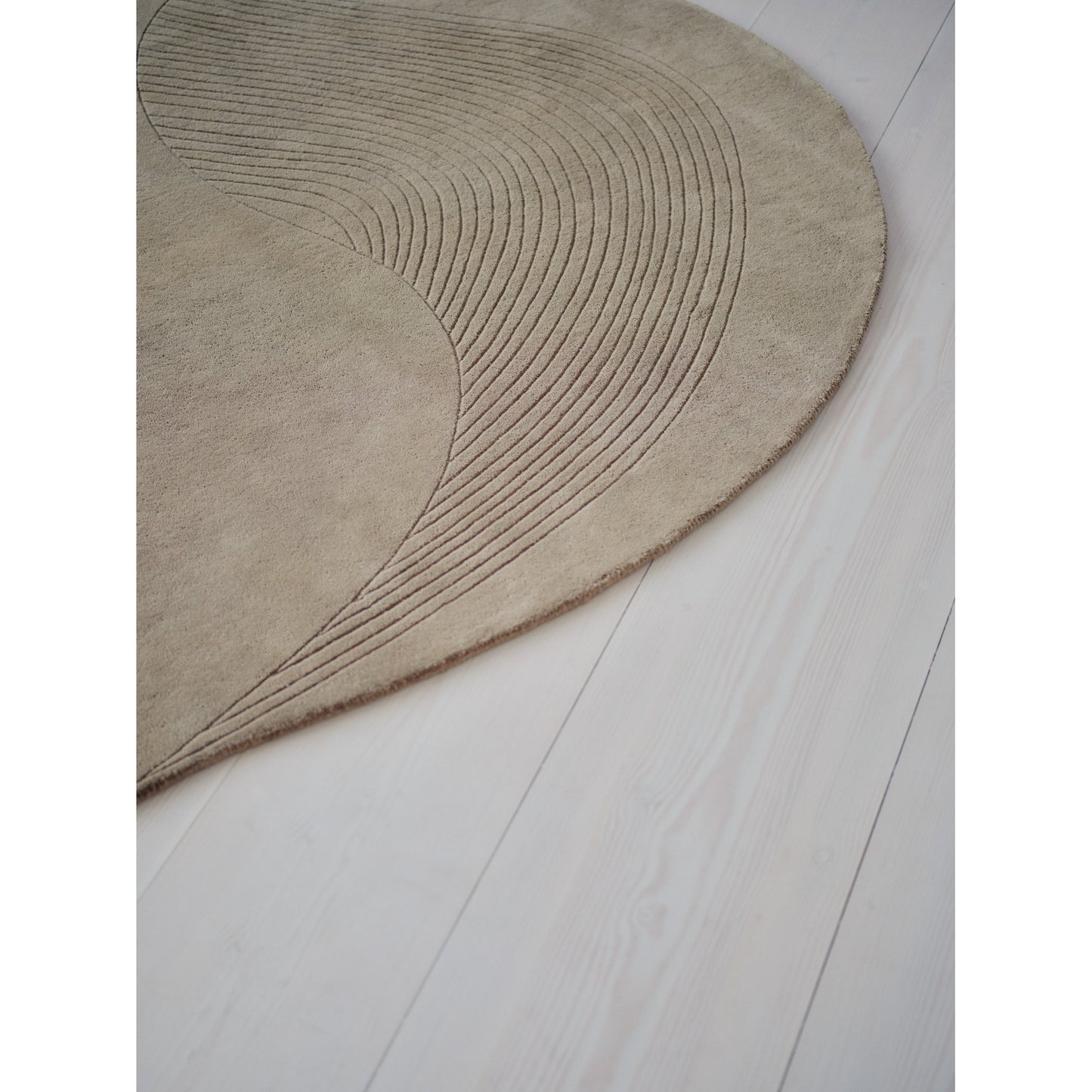 Fluid Arc Rug - Olive