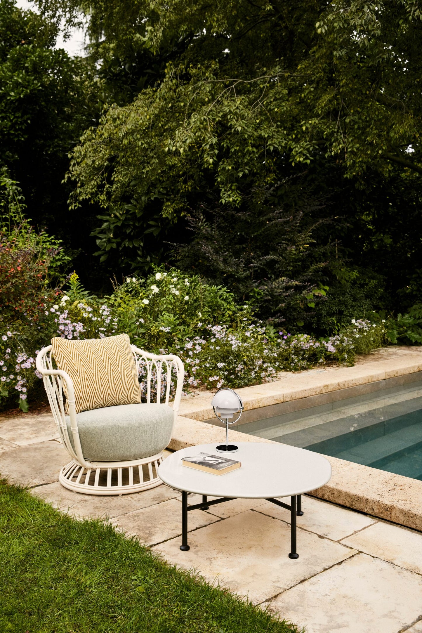 Grace Outdoor Lounge Chair