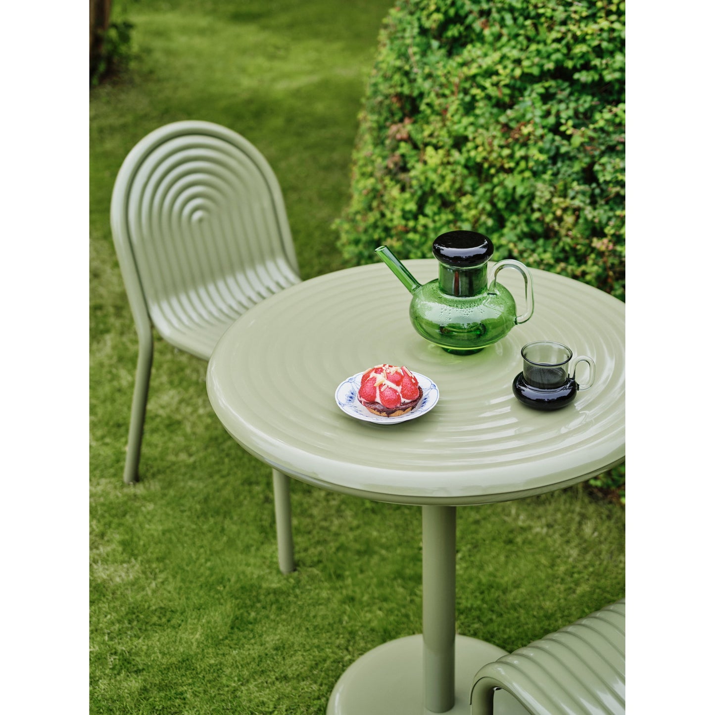 Groove Round Table - Moss
