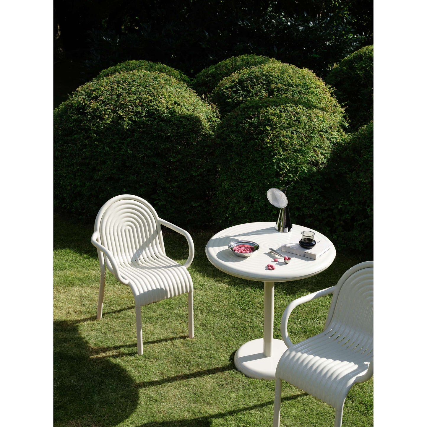 Groove Round Table - Putty