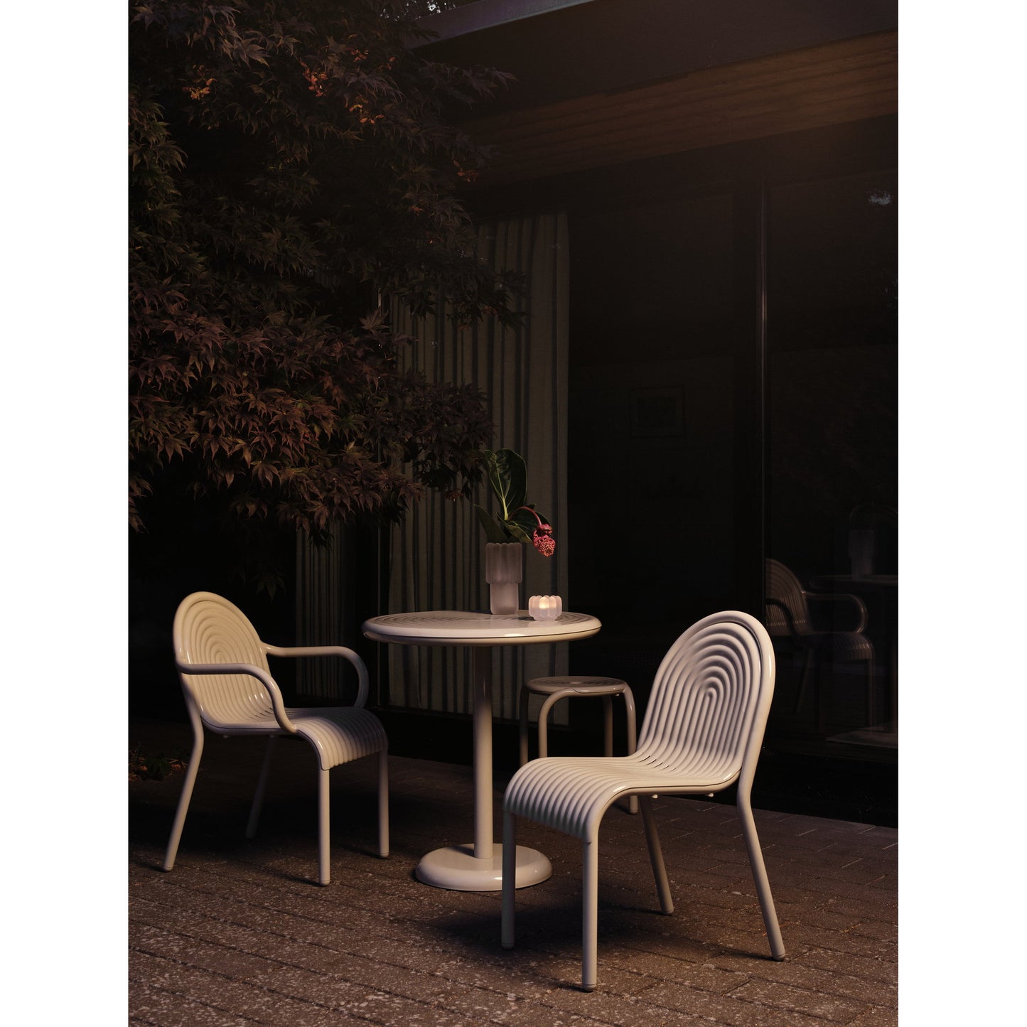 Groove Round Table - Putty