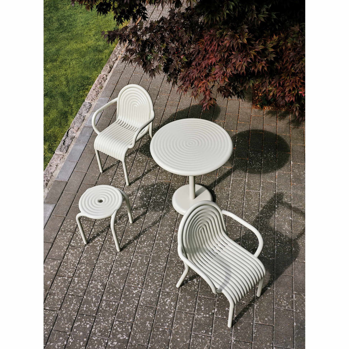 Groove Round Table - Putty