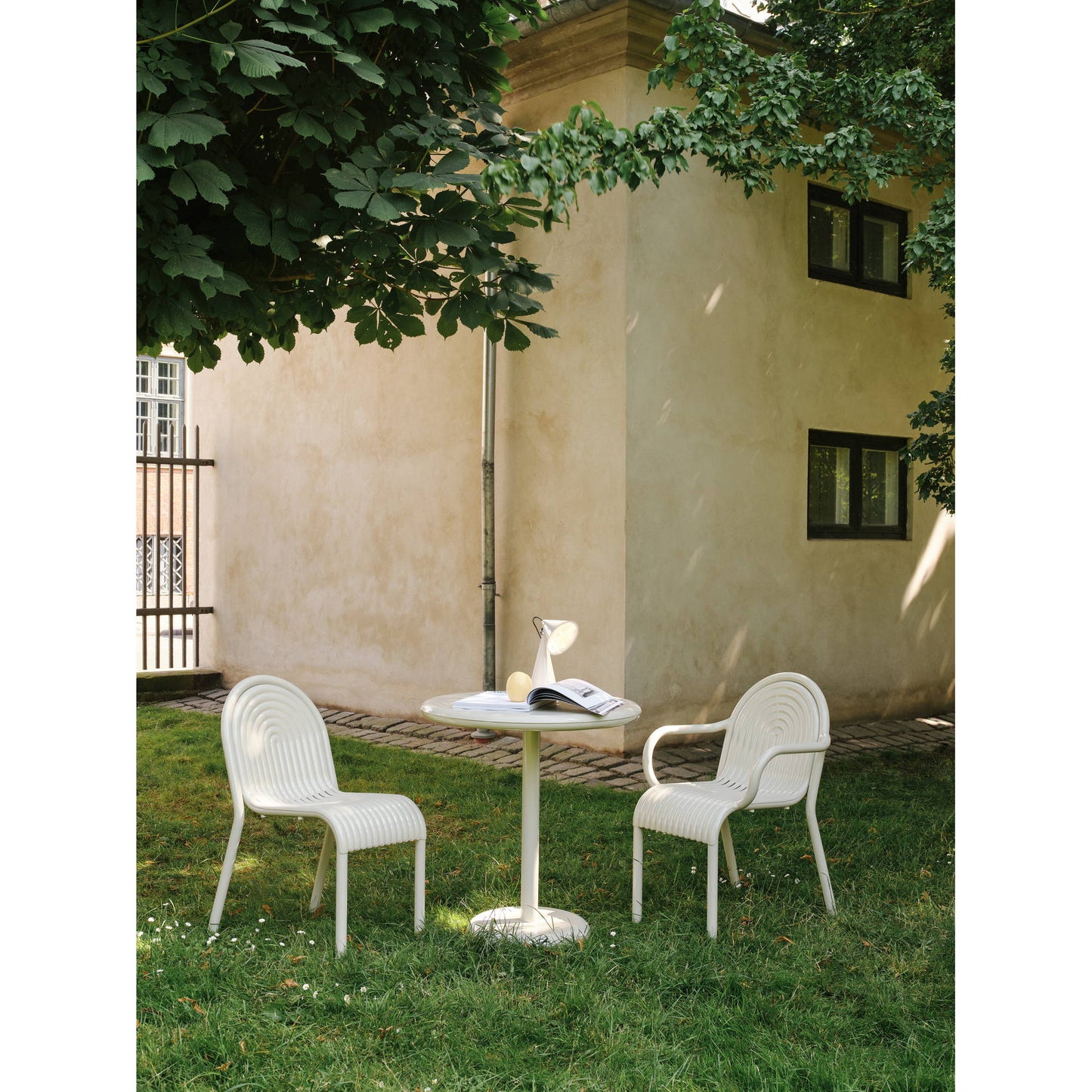 Groove Round Table - Putty