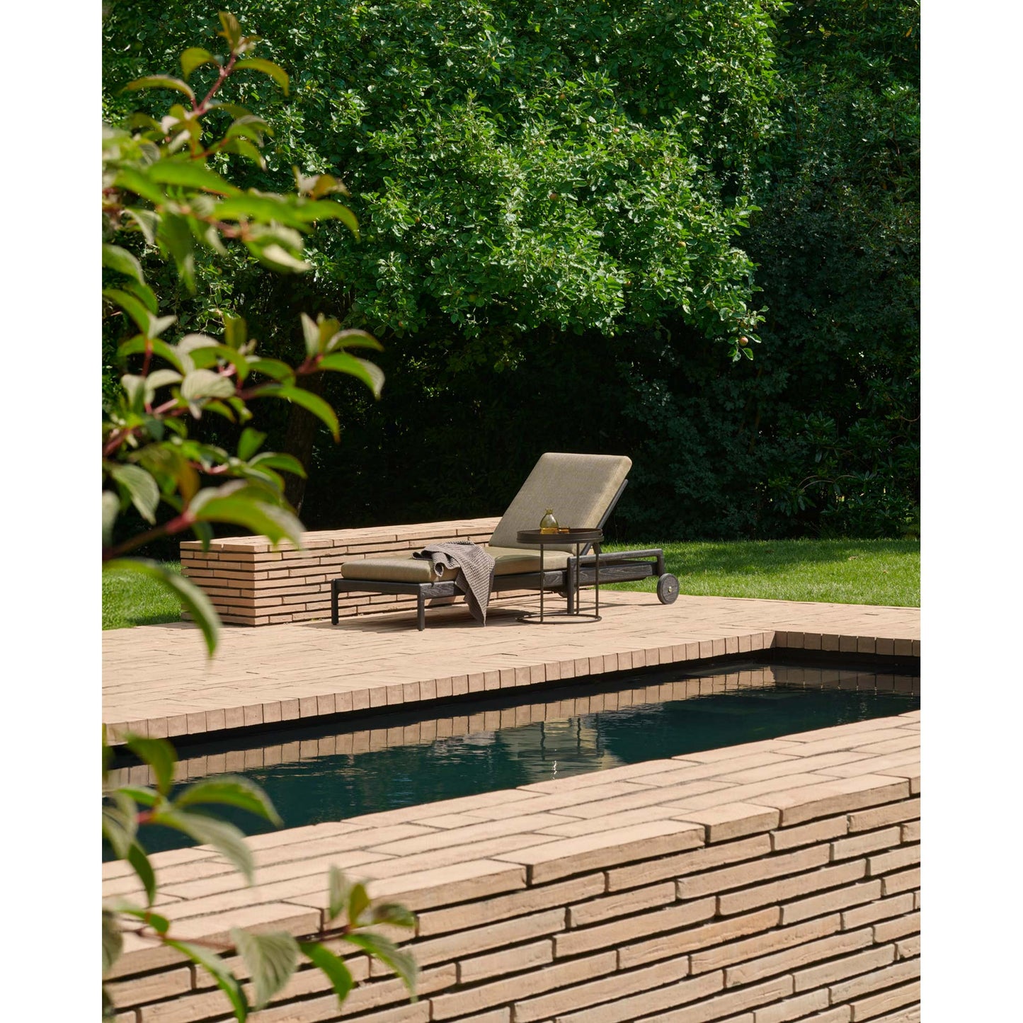 Jack Outdoor Adjustable Lounger - Teak, Green