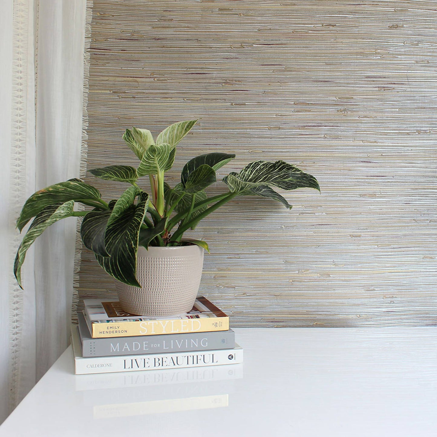 Loose Weave Boodle Grasscloth Wallpaper - Shades of Neutral Knotted on Silver