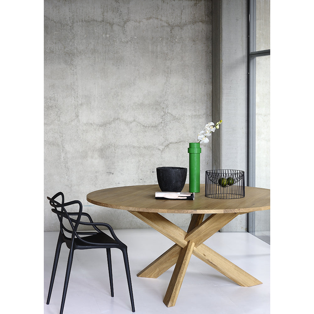 Oak Circle dining table