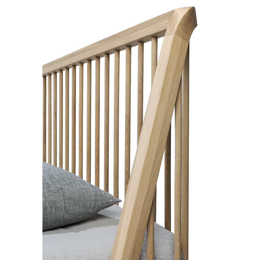 Spindle Bed - Oak