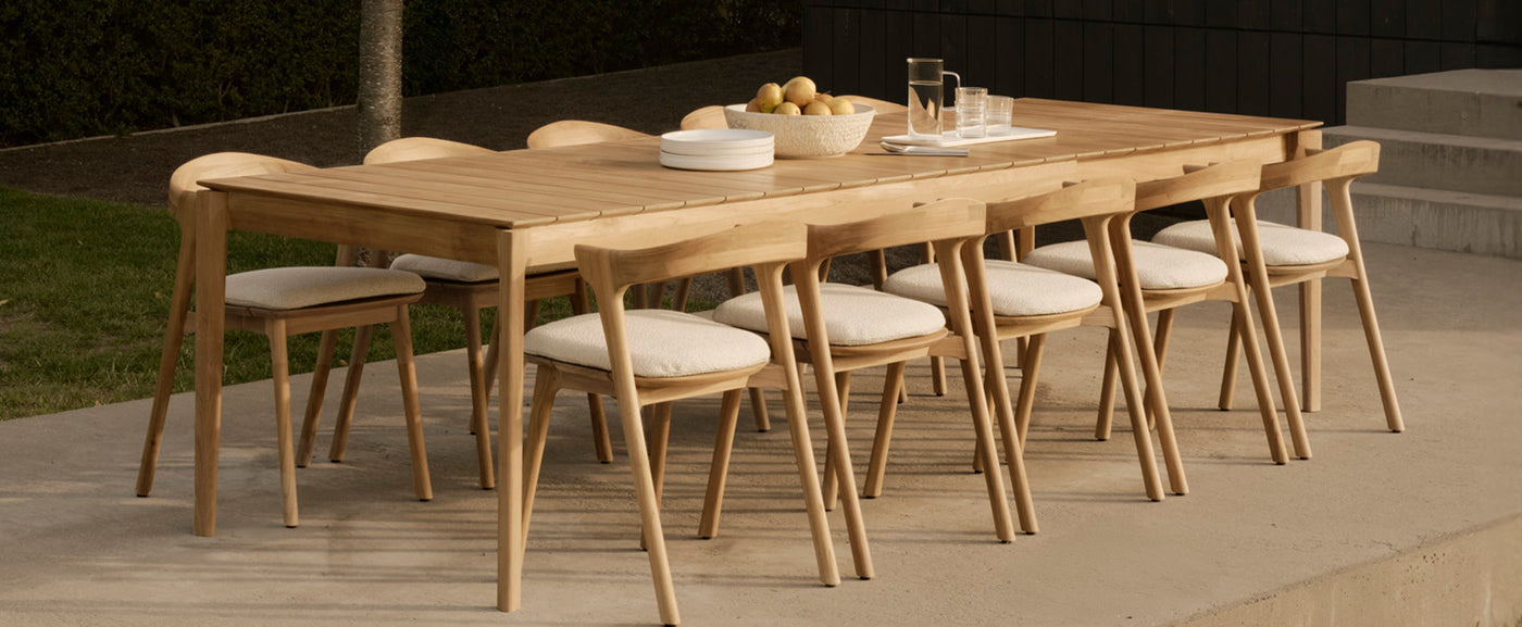 OUTDOOR LIVING