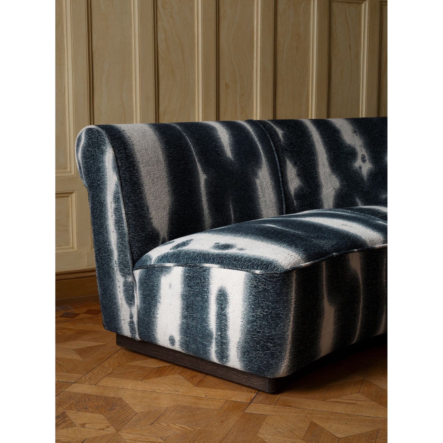 Paris Sofa - Xenia