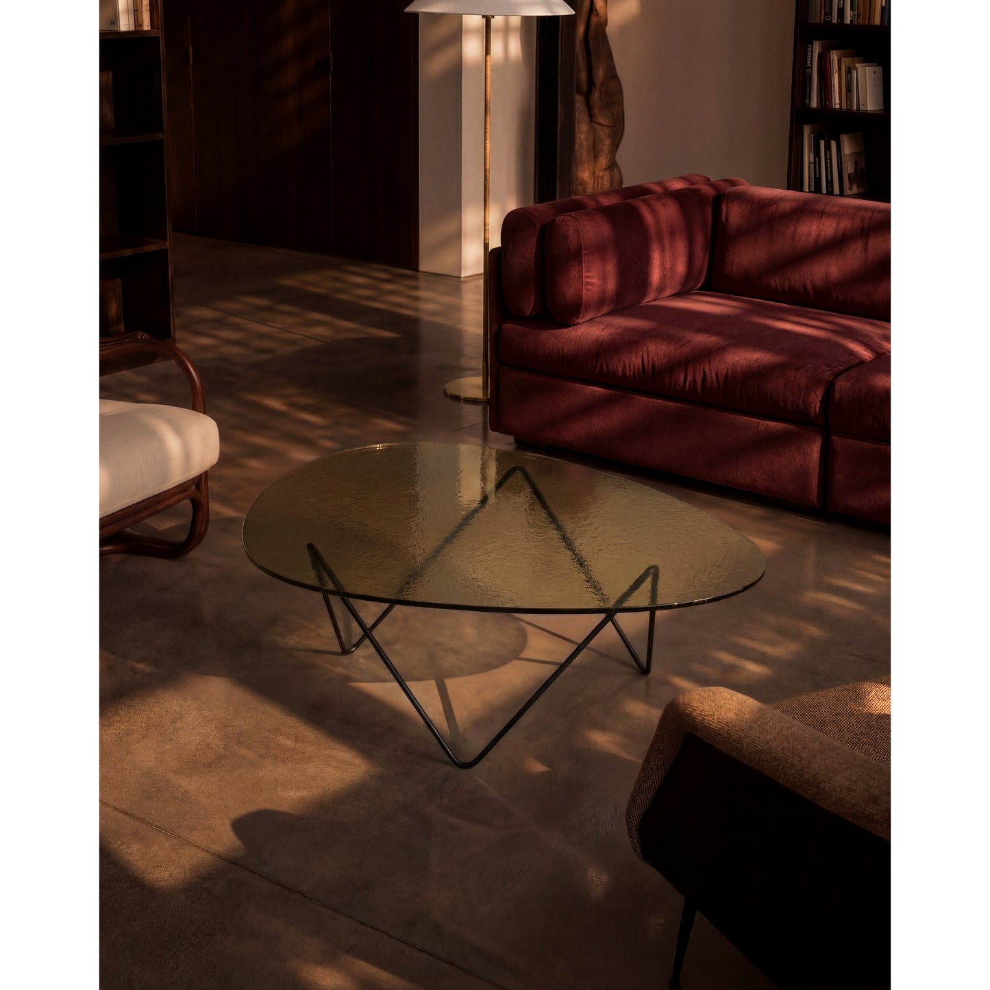 Pedrera Coffee Table - Transparent Glass, Black Base