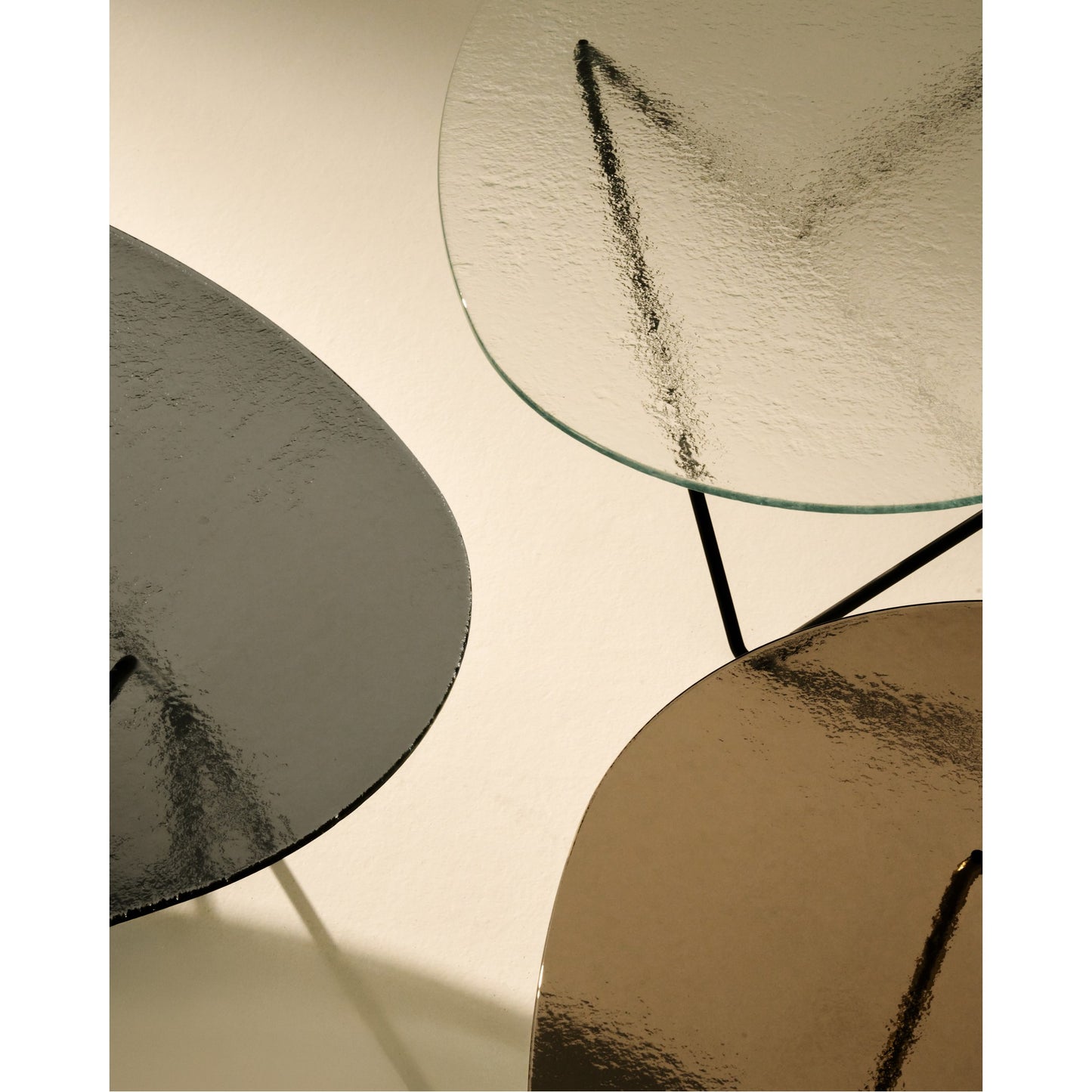 Pedrera Coffee Table - Transparent Glass, Black Base